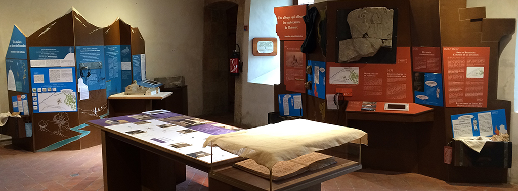 Dans le chauffoir : le mus&eacute;e de l'histoire de l'abbaye